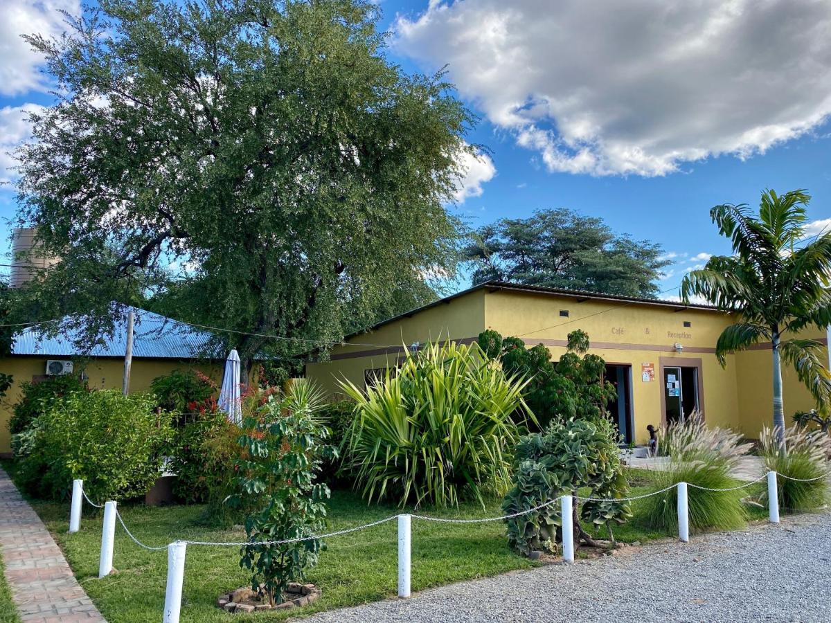 Divundu Guest House Экстерьер фото