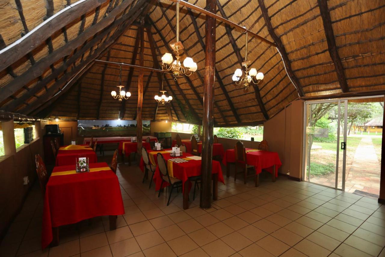 Divundu Guest House Экстерьер фото