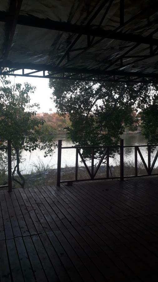 Divundu Guest House Экстерьер фото